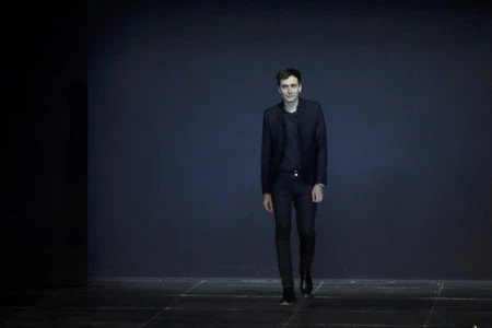 Cada vez más fuertes los rumores que apuntan a que Hedi Slimane está por abandonar Saint Laurent Paris