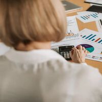 Las empresas están viviendo un fuerte incremento de los costes laborales. Y eso es un problema para ellas, los trabajadores y  la economía en general