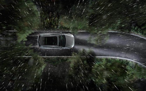 Qué hacer y qué no hacer si tu auto termina en una inundación 