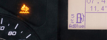 Tu diésel tiene un testigo que no deberías ignorar jamás: lo que parece un simple repostaje de 20 euros puede convertirse en una factura de taller desorbitada