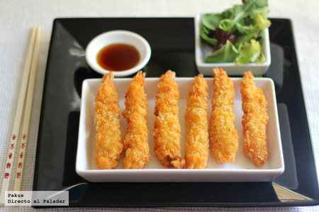 Langostinos empanados en copos de maíz. Receta de aperitivo
