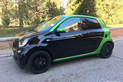 Probamos el smart forfour EQ, el coche eléctrico de cuatro plazas más barato del mercado