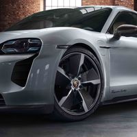 Desde madera en el interior hasta colores exóticos para el nuevo Porsche Taycan, así el abanico de opciones