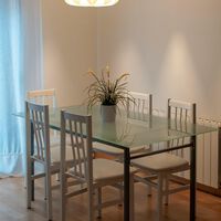 Si tu mesa de comedor ocupa media casa, esta alternativa cada vez más potente puede ser justo lo que necesitas