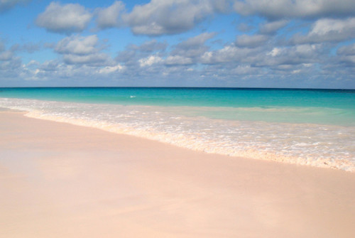 6 playas de arena rosa repartidas por el mundo
