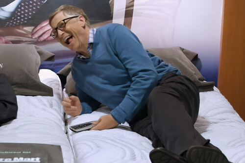 Anoche Bill Gates ganó 14,49 millones de dólares sólo por tumbarse a dormir. Pese a ello, su fortuna está en decadencia 