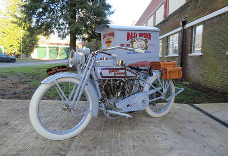 Esta Harley-Davidson hizo de soporte publicitario en la I Guerra Mundial y ahora se subasta desde 30.000 euros