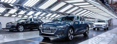 Las marcas de coches culparon de la crisis a Europa por obligarles a sacar coches eléctricos. Ahora Europa acusa a las marcas de vender coches demasiado caros