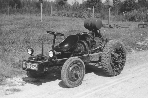 La curiosa historia de los 'red noses', los tractores del pueblo (Volks-Tractor) creados por Porsche