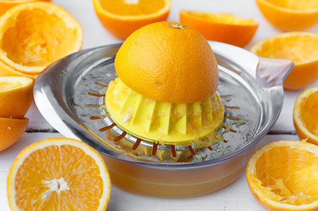 Zumo de naranja: qué beneficios tiene y cómo hacer el mejor en casa