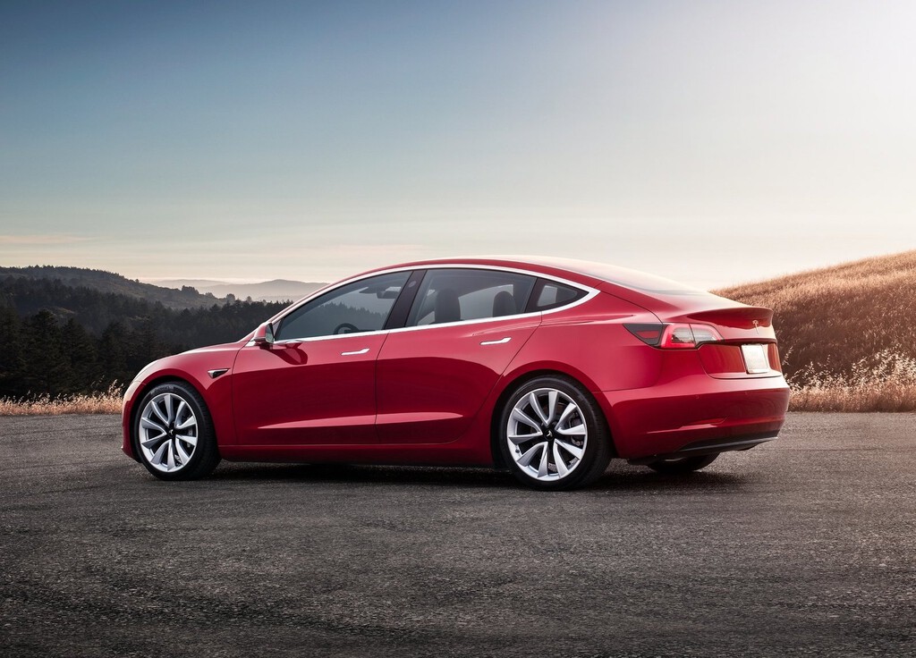 La lista de espera para comprar un Tesla en España es infinita. Saltársela tiene un precio: 11.000€ más
