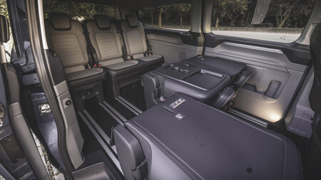 Tourneo Custom Cabin 11