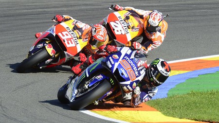 Marquez Lorenzo Valencia 2015