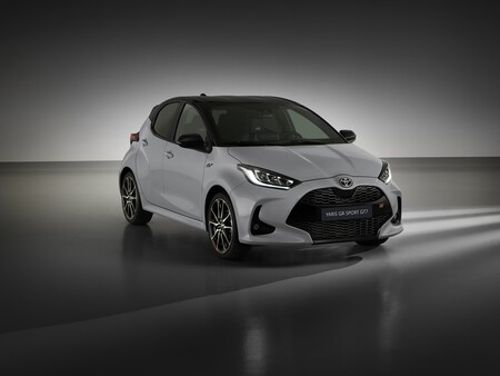 Toyotayarisgrsport20223 Gtbadge V01