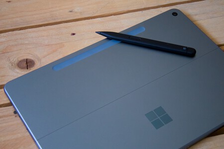 Surface Pro 12 Review Xataka Trasera Lapiz