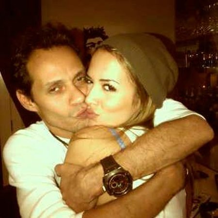 Los hay que presumen de novia, y luego está Marc Anthony