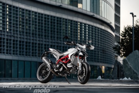 Ducati Hypermotard 939 017