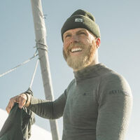 Esta camiseta térmica de lana merina es todo lo que necesitamos estas rebajas para decirle adiós al frío  