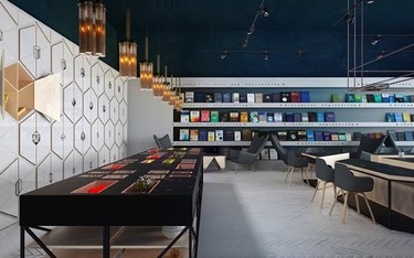 Mezclando física, diseño y ocio en Science Cafe Library by Anna Wigandt en Moldavia 