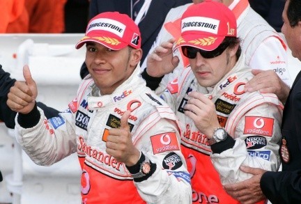 Ron Dennis mete la pata