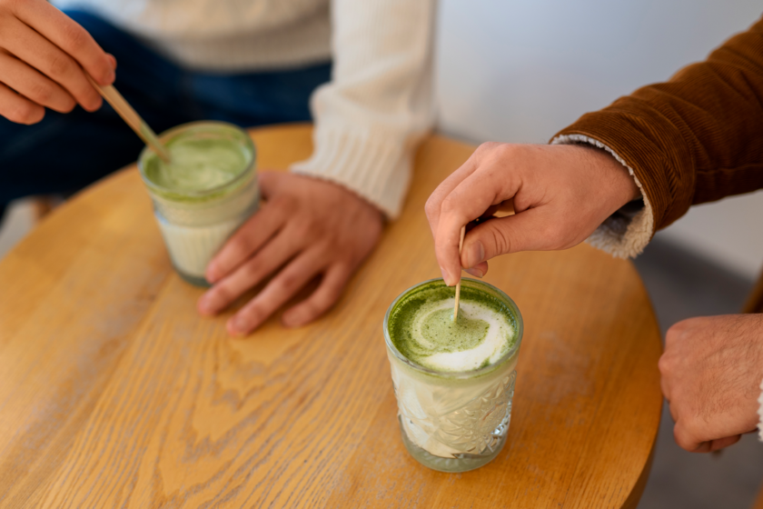 El boom del matcha se le va de las manos a Japón: hay más demanda que hojas, más moda que ceremonia