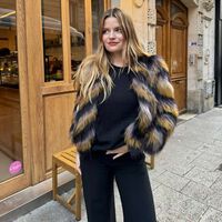 Las nuevas Adidas Gazelle que adoran las chicas clásicas: un fondo de armario en color azabache de lo más elegante 