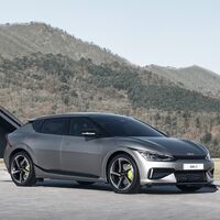 Nuevo KIA EV6: un crossover eléctrico con hasta 510 km de autonomía y versión deportiva GT más rápida que un Porsche Taycan
