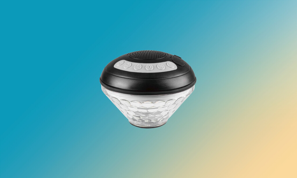 Por menos de 20 euros, este altavoz Bluetooth acuático de Lidl animará tus baños en la piscina este verano