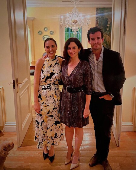 Isabel Díaz Ayuso, la celestina que ha vuelto a reunir públicamente a Íñigo Onieva y Tamara Falcó tras su crisis de pareja