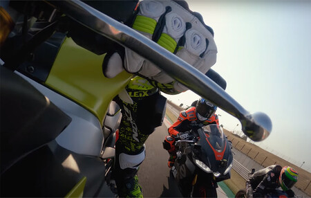 ¡A disfrutar! Así fue el pique en Misano con la Aprilia RS 660 entre Aleix Espargaró, Lorenzo Savadori y Bradley Smith