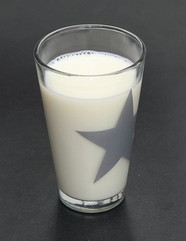Disfrutar del sabor con la leche semidesnatada sin lactosa