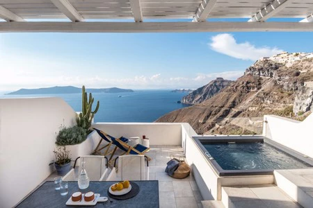 Porto Fira Suites, un hotel de ensueño para disfrutar de las vistas de Santorini