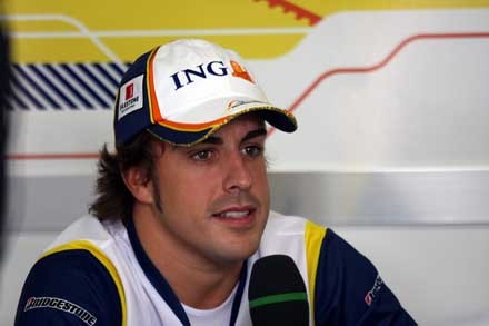 Alonso anunciará el miércoles que sigue en Renault