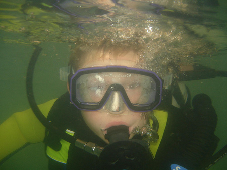La difícil combinación entre niños y práctica del buceo