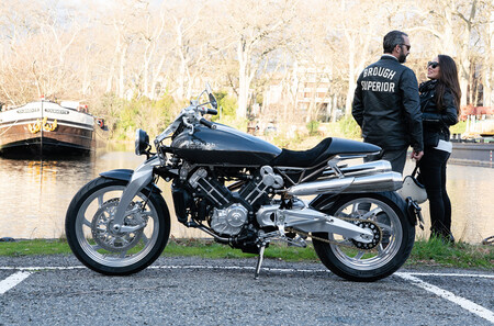 ¡Majestuosa! Así es la moderna Brough Superior con 102 CV nacida en honor a Lawrence de Arabia
