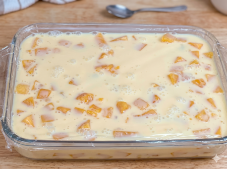 Postre fácil, rendidor y en pocos minutos: solo necesitas 1 lata de piña en almíbar y 3 ingredientes más