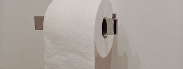 Los expertos coinciden: esta es la forma más higiénica de colocar el papel higiénico