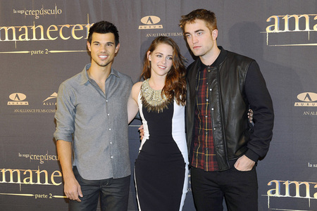 Kristen Stewart, Robert Pattinson y Taylor Lautner también amanecen en Madrid