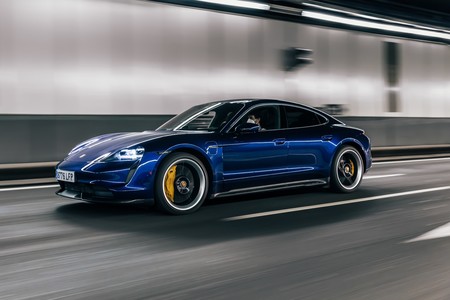 Probamos el Porsche Taycan Turbo S: una bestia de coche eléctrico con 761 CV que nos sitúa en una nueva realidad