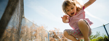 Camas elásticas: qué riesgos tienen para los niños y cómo evitar accidentes 