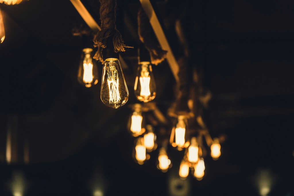 Llevo años con la misma tarifa de la luz y voy a cambiar. Así es como ahorraré 100 euros al año