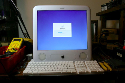 eMac con pantalla LCD