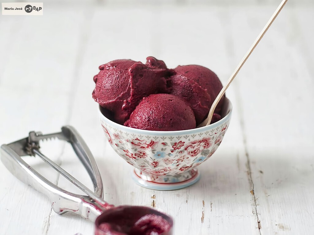 Helado de cerezas y yogur: receta fácil y ligera solo con dos ingredientes