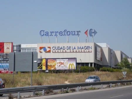Carrefour lanza la tarjeta superfamilias para descontar el I.V.A. en sus compras