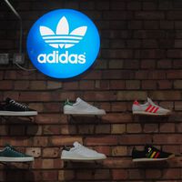 De 120 a 35 euros: Foot Locker rebaja las zapatillas Adidas Ozweego para runners que no podemos dejar escapar 