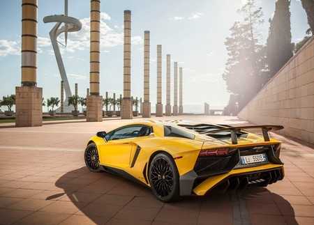 Recall Lamborghini Aventador Lp750 4 Sv 1