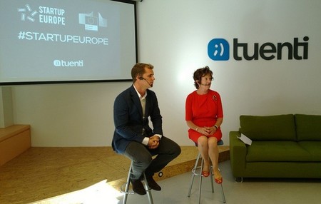 Neelie Kroes vicepresidenta de la Comisión Europea explica las oportunidades laborales que ofrecen Internet y las TIC
