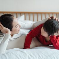 ¿Tu hijo no te hace caso cuando le hablas? 13 claves para promover su escucha activa y su atención