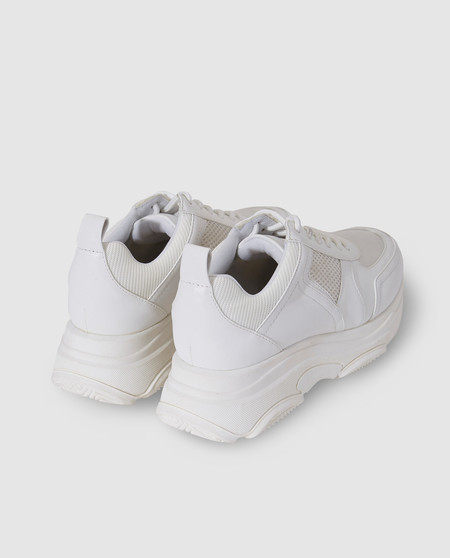 En las rebajas de El Corte Inglés tenemos estas zapatillas de La Strada por  41,90 euros