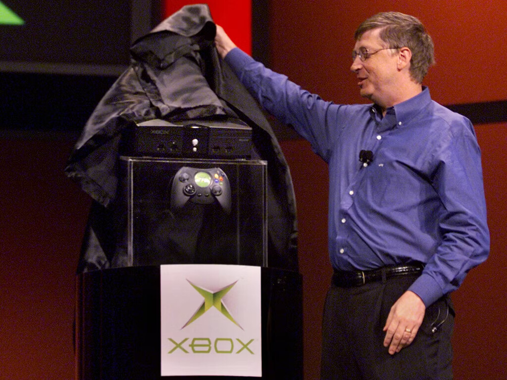 La presentación de la primera Xbox fue tan rara que Bill Gates compartió el escenario con una estrella de la lucha libre 